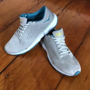 Hoka : Cavu 2 (Size 9) Men’s